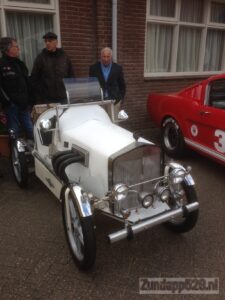 Handgemaakt met electrische motor.